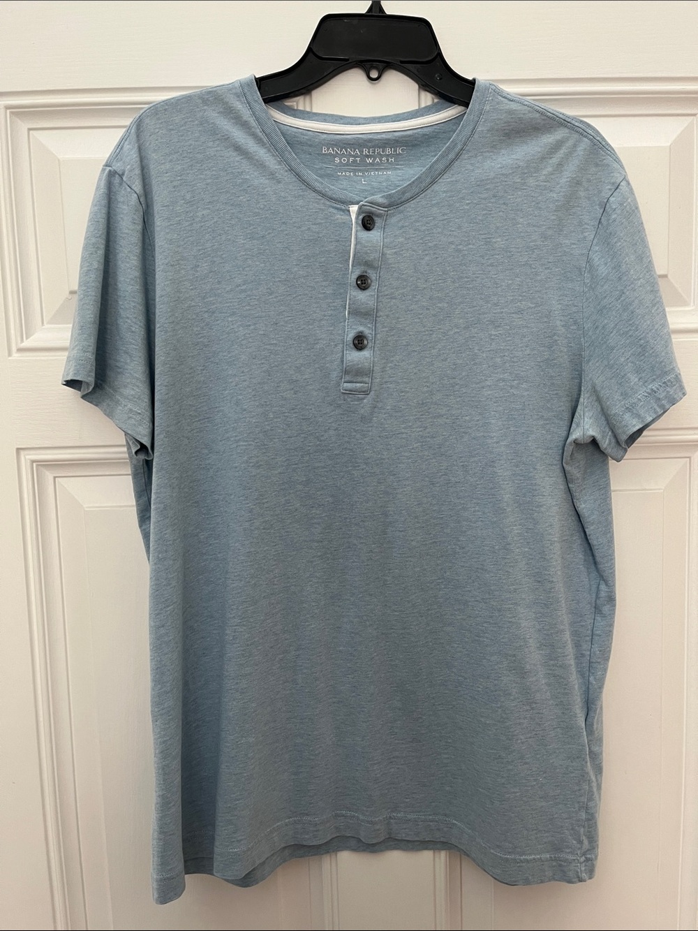 EUC Banana Republic Pale Blue Short-Sleeve Henley Tee